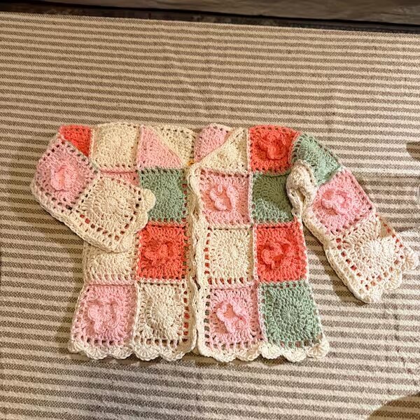 Granny Square Cardigan Pattern Free: PDF & Pastel Ideas